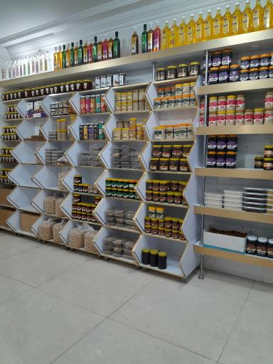 عکس تولیدی حلوا و ارده  و بستنی سرا محمدی