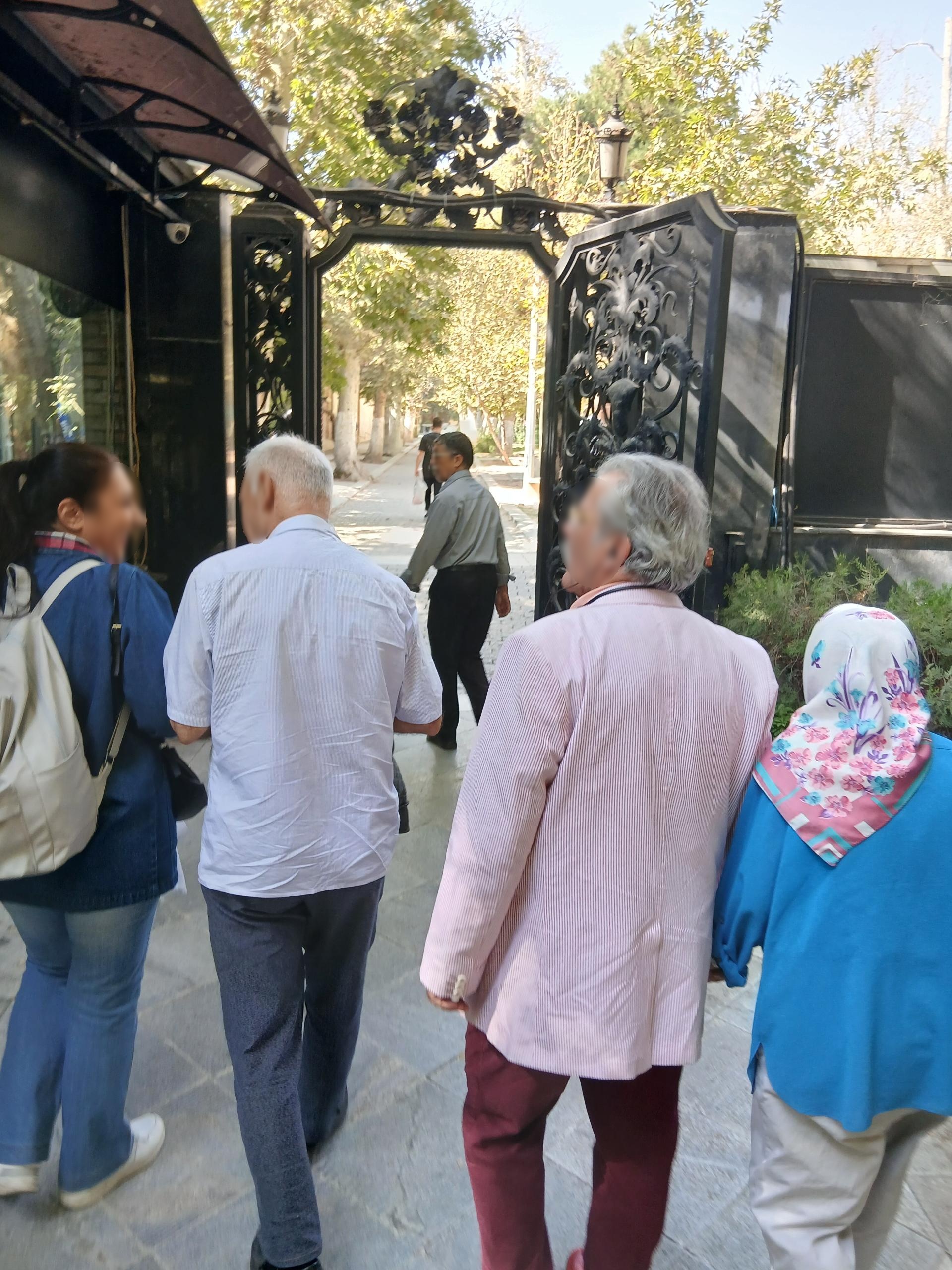 عکس درب ورودی و خروجی