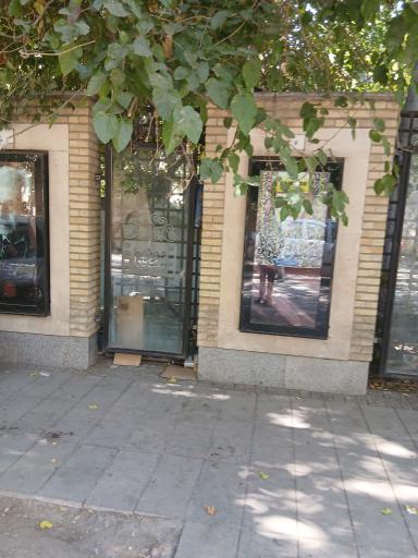 عکس درب ورودی و خروجی