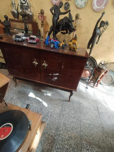 عکس آنتیک فروشی آروم ترک 