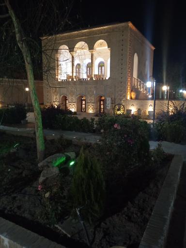 عکس باغ موزه وزیری 