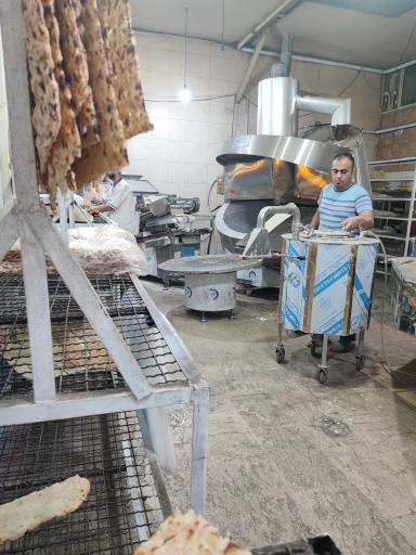 عکس نانوایی سنگک ماشینی و لواش
