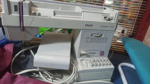 عکس خیاطی لاله ها