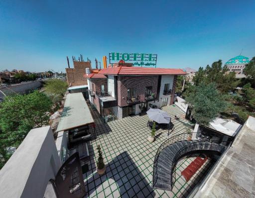 عکس رستوران کاریزما اردکان