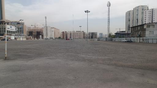 عکس پارکینگ رو باز ایران مال