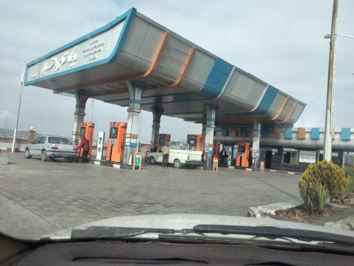 عکس پمپ بنزین باقریان