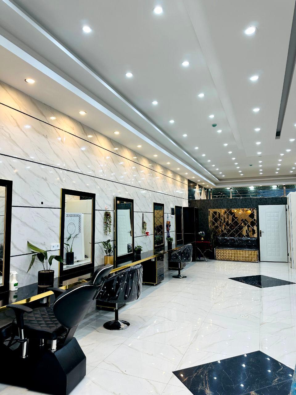 عکس سالن زیبایی مونالیزا