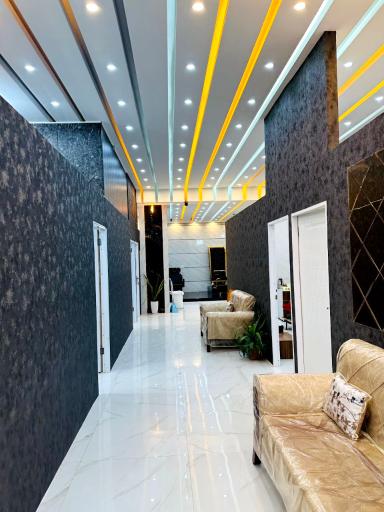 عکس سالن زیبایی مونالیزا