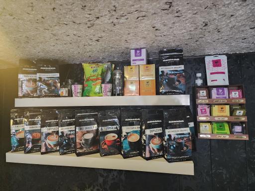 عکس کافه قهوه همنشین 