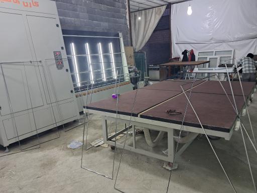 عکس کارگاه شیشه دوجداره و تک جداره ماد