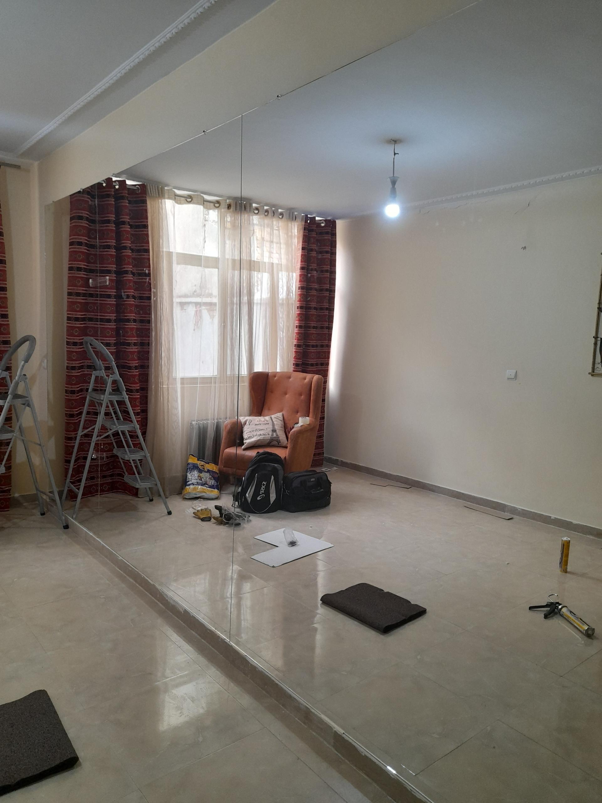 عکس شیشه و آینه تک گلاس