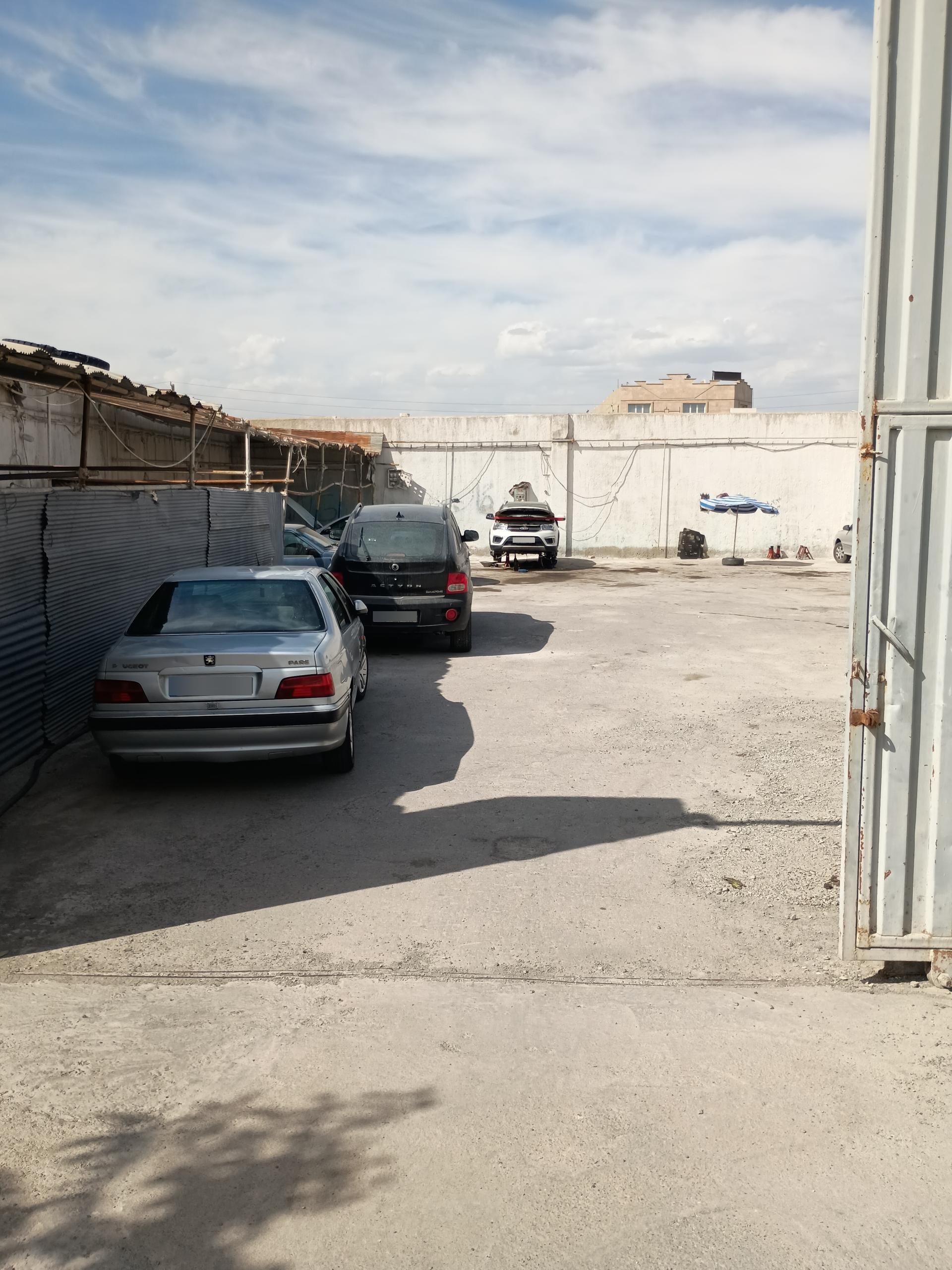 عکس مجتمع تعمیرگاهی محتشم