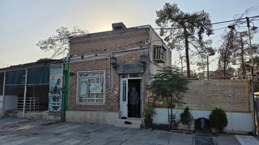 عکس آرامگاه جناب شیخ رجبعلی خیاط (نکوگویان)