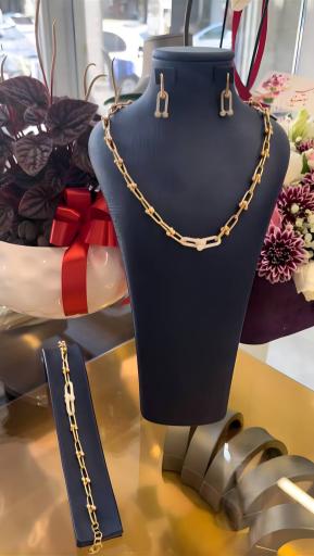 عکس طلافروشی مه آویز
