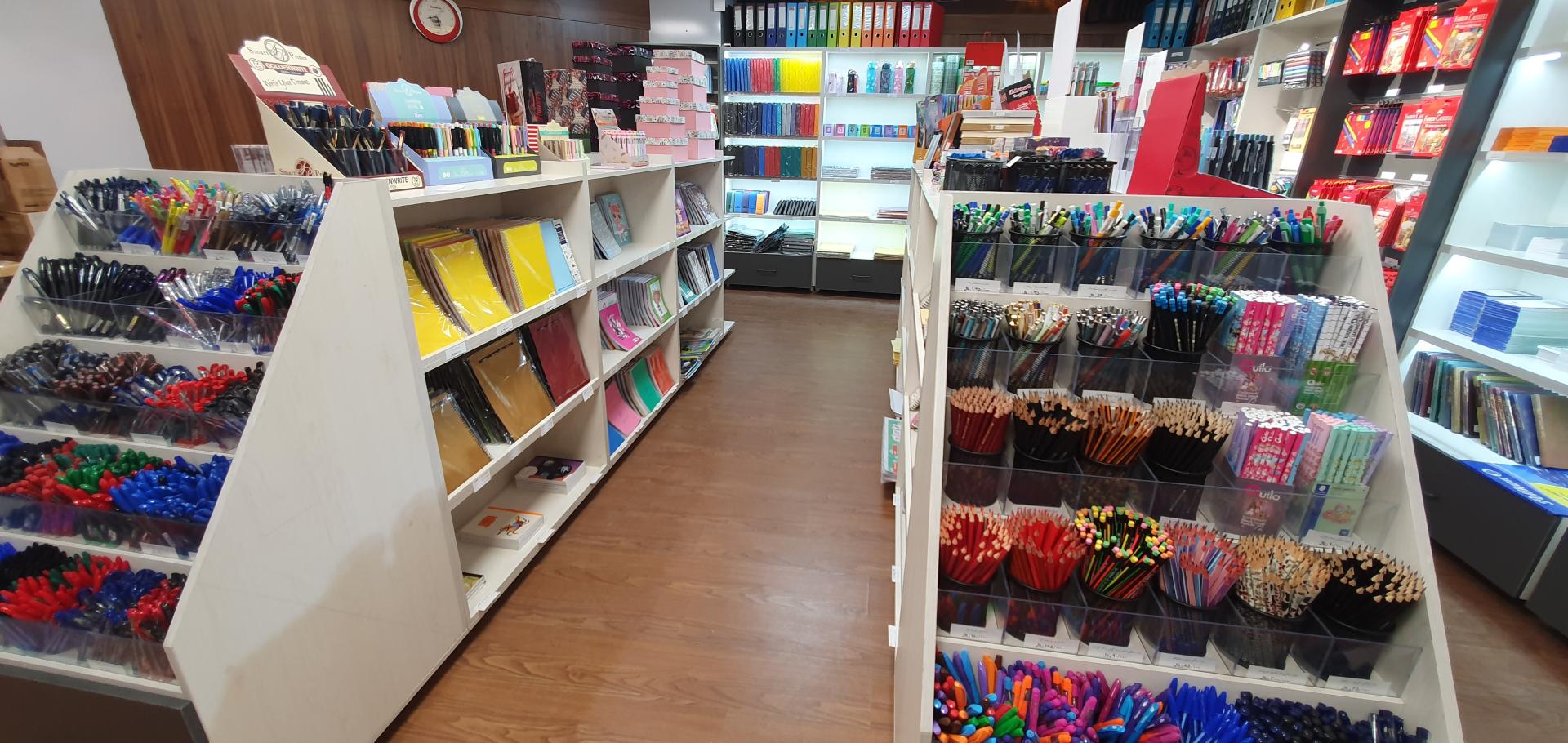 عکس مجموعه دفترفنی و لوازم تحریر زنده رود