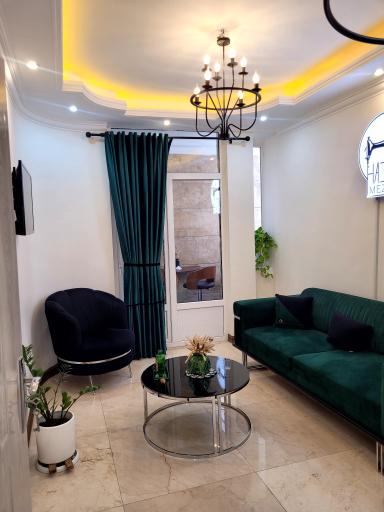 عکس سالن زیبایی غزاله باقری