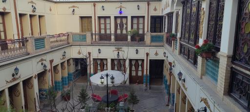 عکس هتل سنتی طلوع خورشید