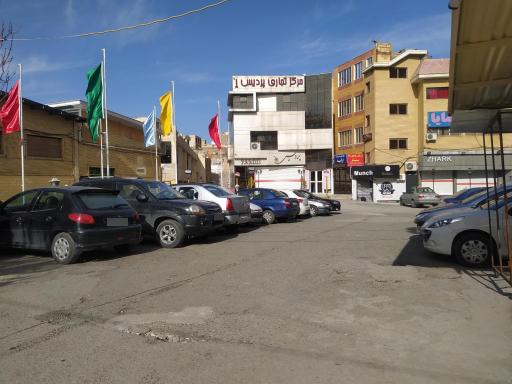 عکس پارکینگ شبانه روزی ملت