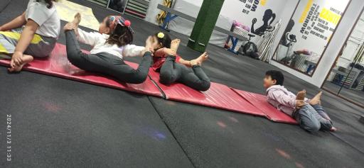 عکس اکادمی دختران خورشید