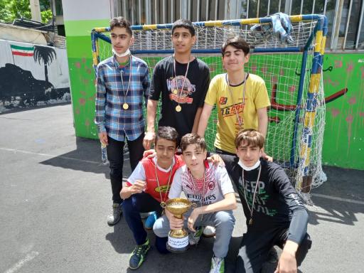 عکس دبیرستان غیردولتی سعادت 