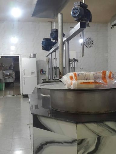 عکس آش و حلیم کاکو شیرازی