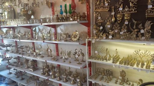 عکس لوستر و مجسمه امیران 