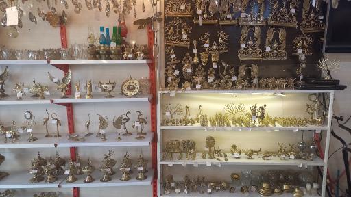 عکس لوستر و مجسمه امیران 