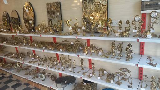 عکس لوستر و مجسمه امیران 