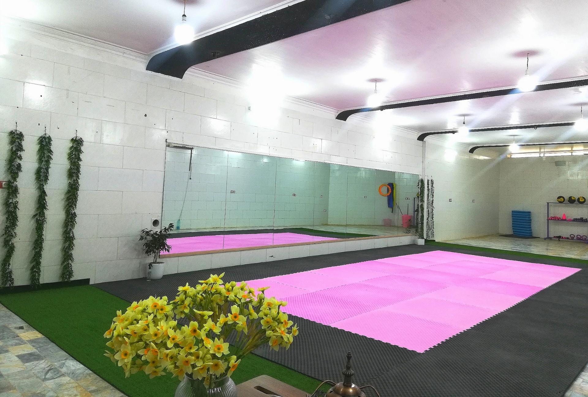 عکس باشگاه ورزشی رویال 