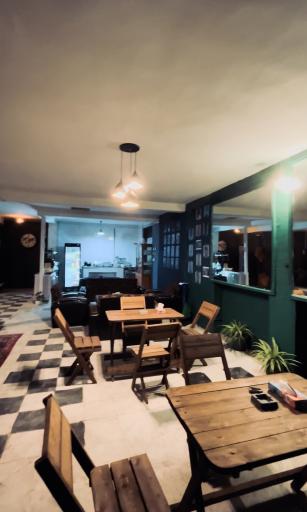 عکس کافه ماهانا