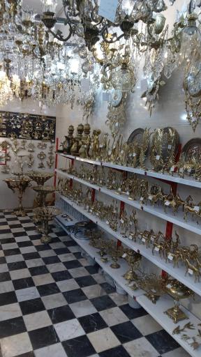 عکس لوستر و مجسمه امیران 