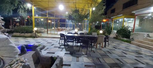 عکس رستوران و سفره خانه سنتی گندم