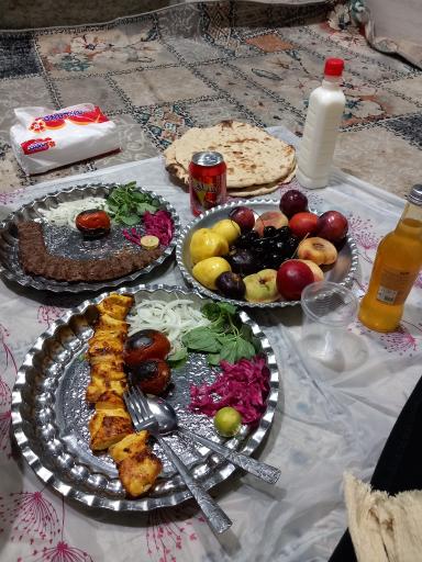 عکس رستوران و سفره خانه سنتی گندم