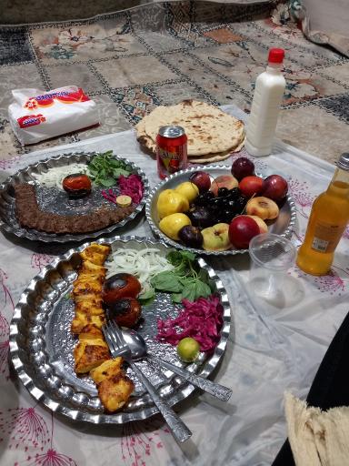 رستوران و سفره خانه سنتی گندم