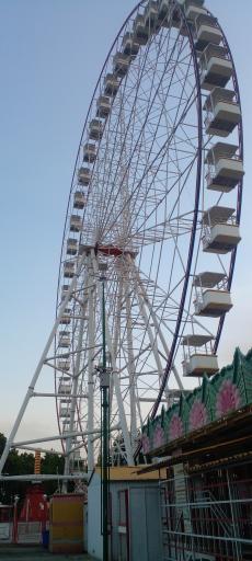 عکس چرخ و فلک بزرگ چمران 