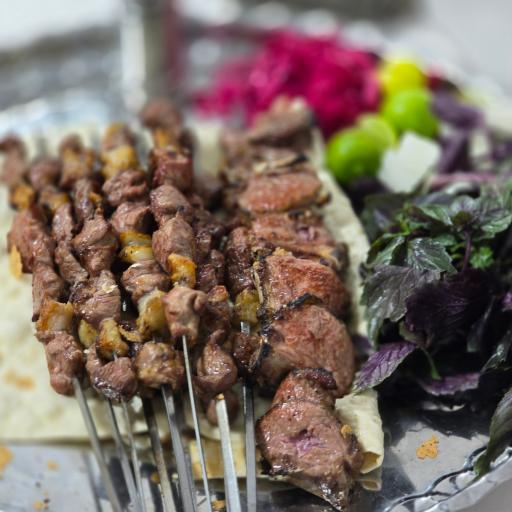 عکس کبابی  نان داغ کباب داغ سیروان