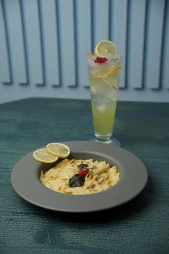 عکس کافه ریست