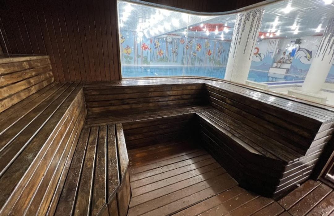 عکس استخر موج طلایی تهران