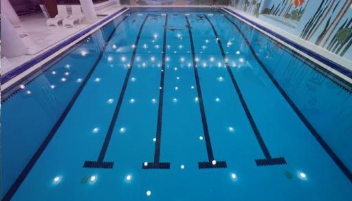 عکس استخر موج طلایی تهران