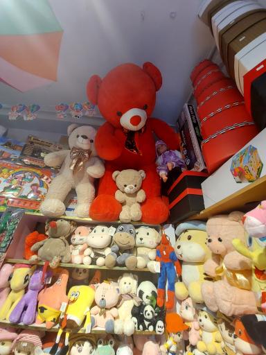 عکس فروشگاه اسباب بازی شادی بال