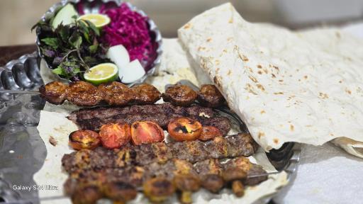 عکس کبابی  نان داغ کباب داغ سیروان