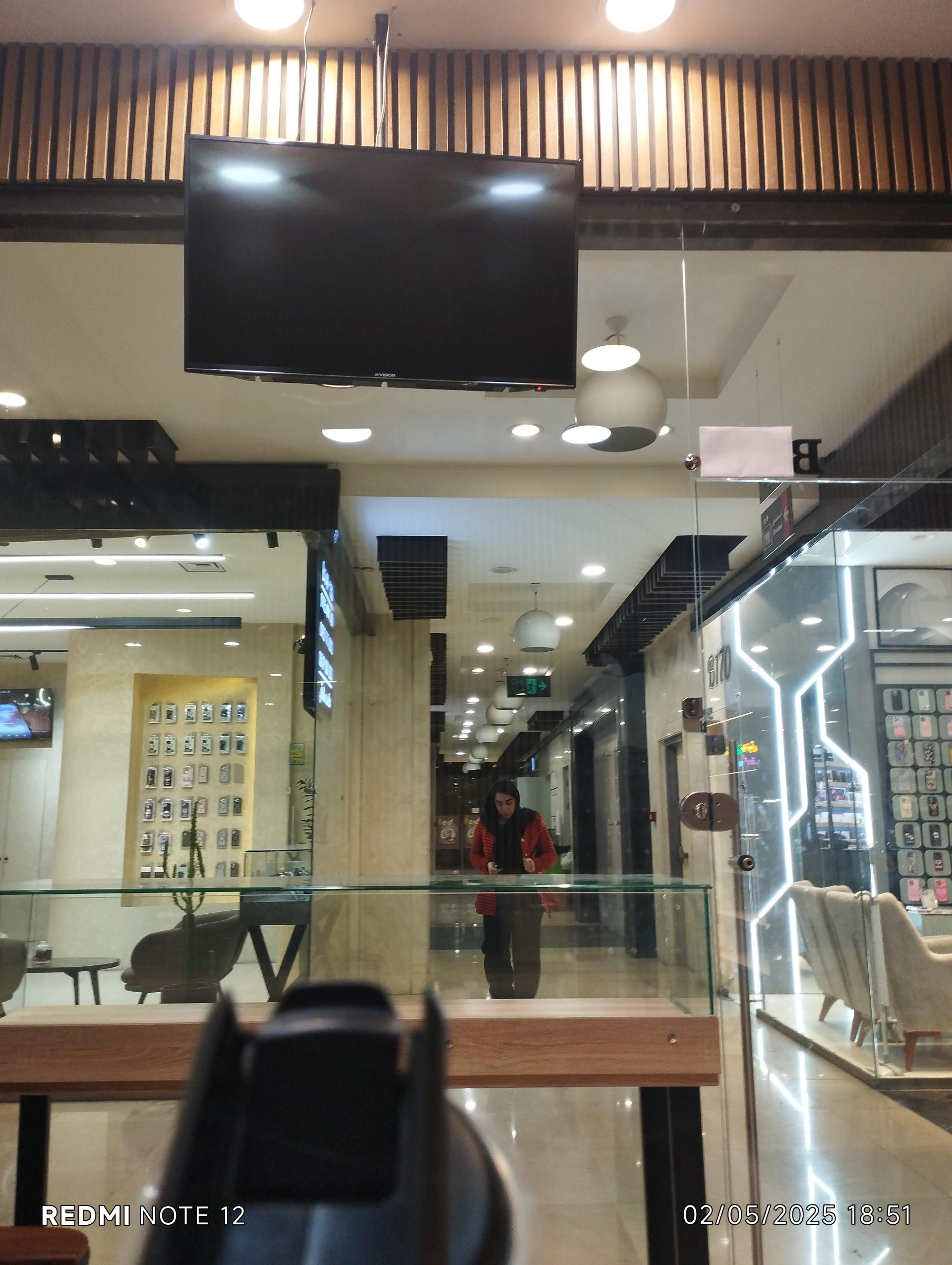 عکس مهرنوش استور