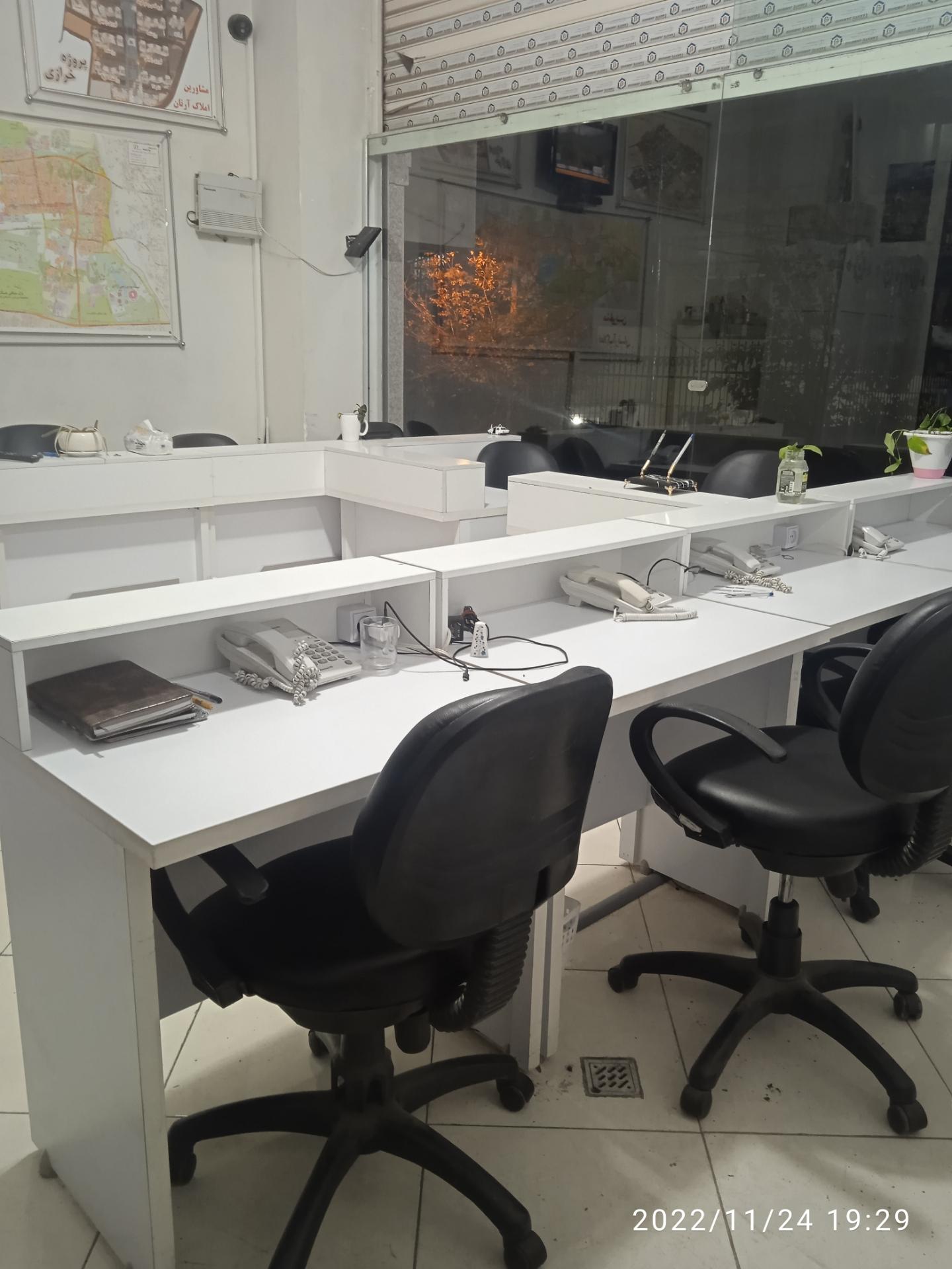 عکس مشاور املاک ارتان