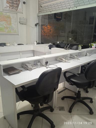 عکس مشاور املاک ارتان