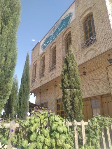 عکس رستوران سنتی سرو