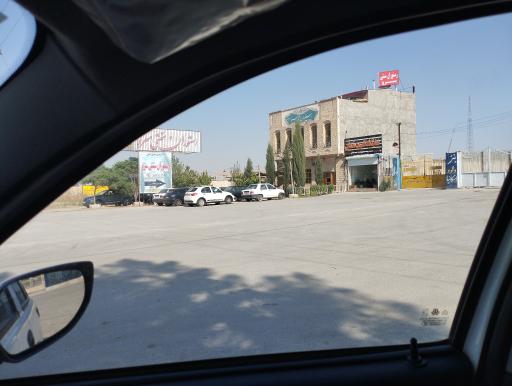 عکس رستوران سنتی سرو