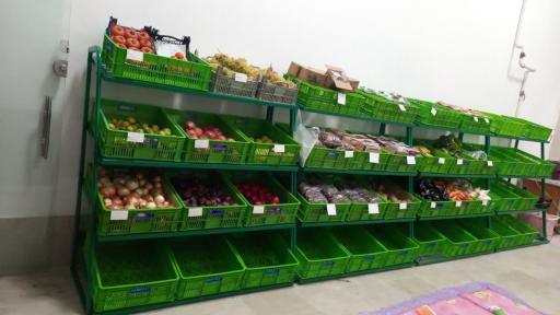 عکس ارزانسرای میوه شاکر