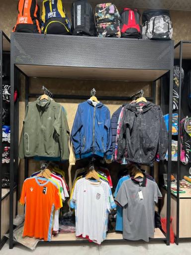 عکس فروشگاه ورزشی نامور