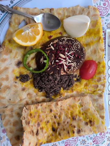 عکس بریانی سنتی سی و سه پل