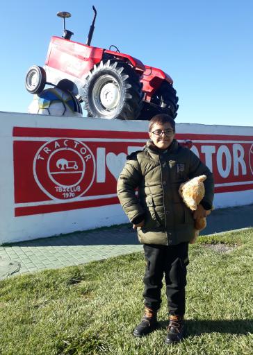 عکس نماد تیم تراکتور